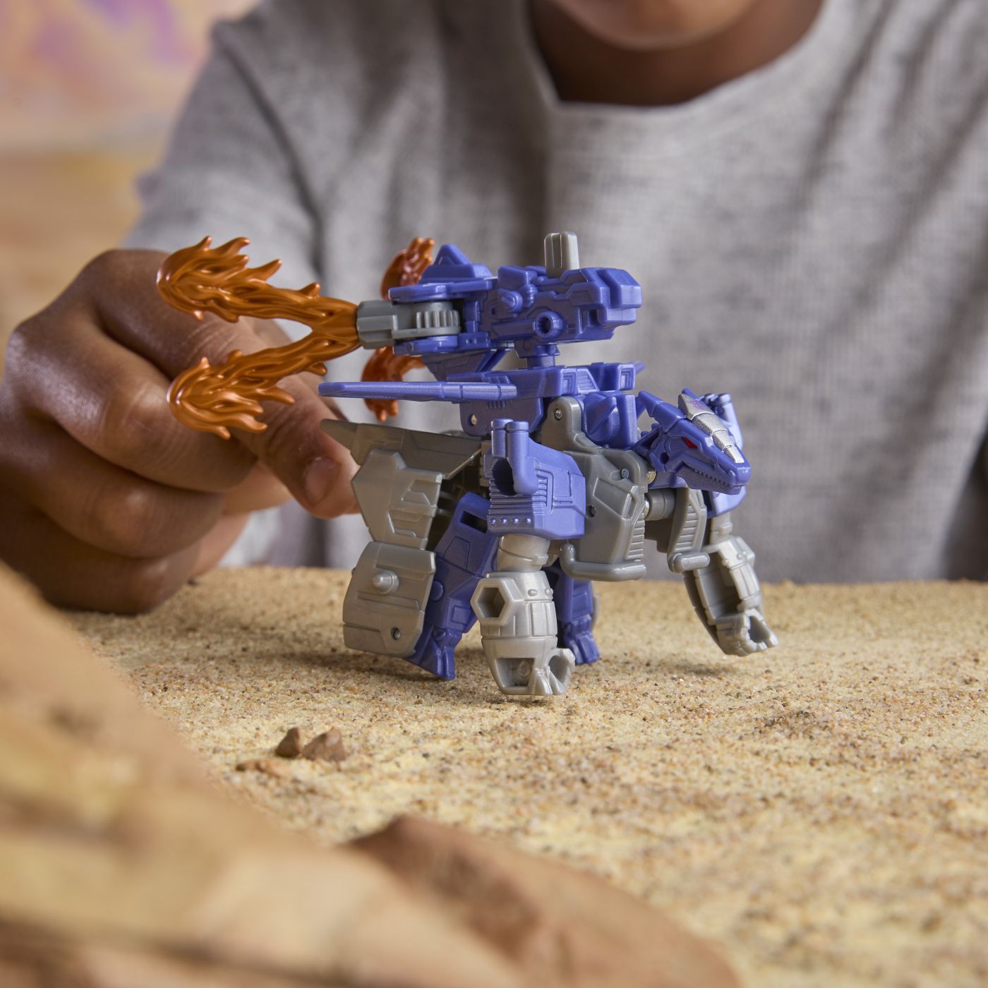 TRANSFORMERS CYBERWORLD ROBOT GALVATRON BLINDAT TRANSFORMABIL