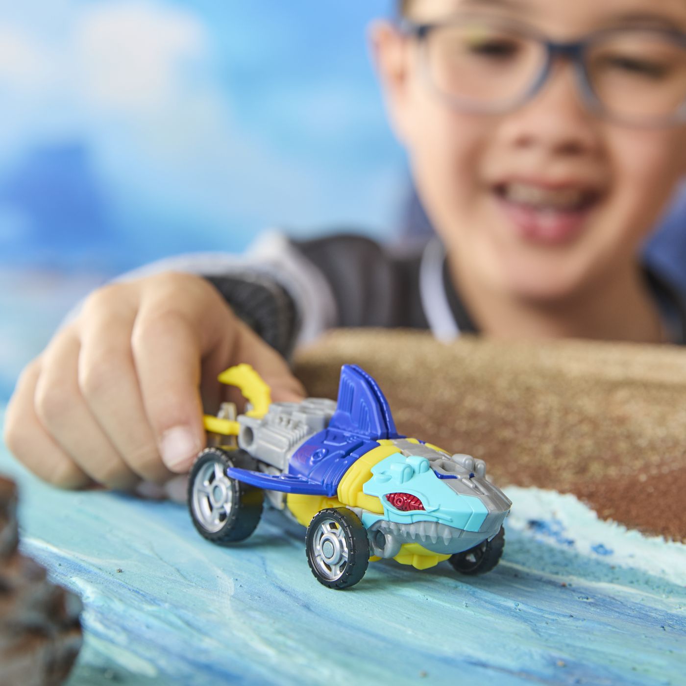 TRANSFORMERS CYBERWORLD ROBOT SKYBYTE CONVERTIBIL 10CM