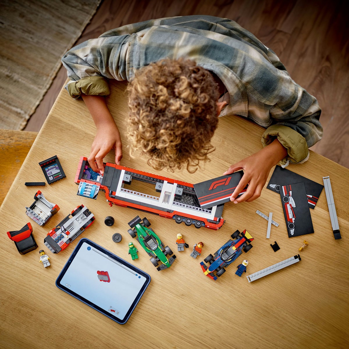 LEGO CITY CAMION F1 CU MASINILE F1 RB20 SI AMR24 60445