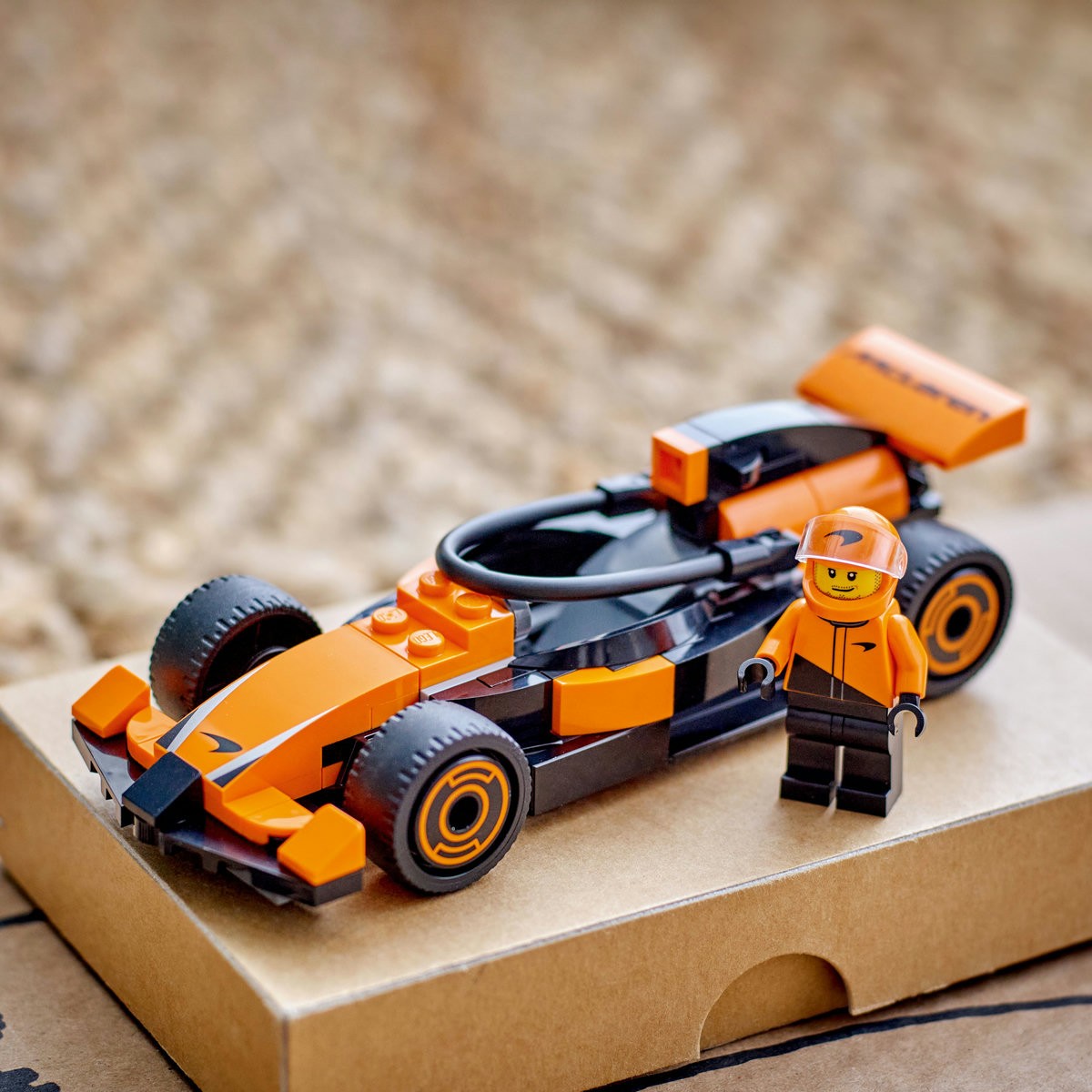 LEGO CITY PILOT F1 CU MASINA DE CURSE MCLAREN 60442