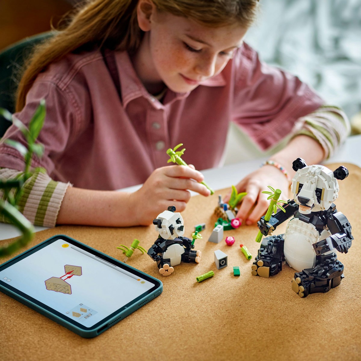 LEGO CREATOR ANIMALE SALBATICE: FAMILIA DE URSI PANDA 31165