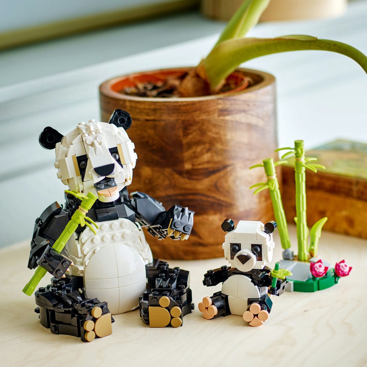 LEGO CREATOR ANIMALE SALBATICE: FAMILIA DE URSI PANDA 31165