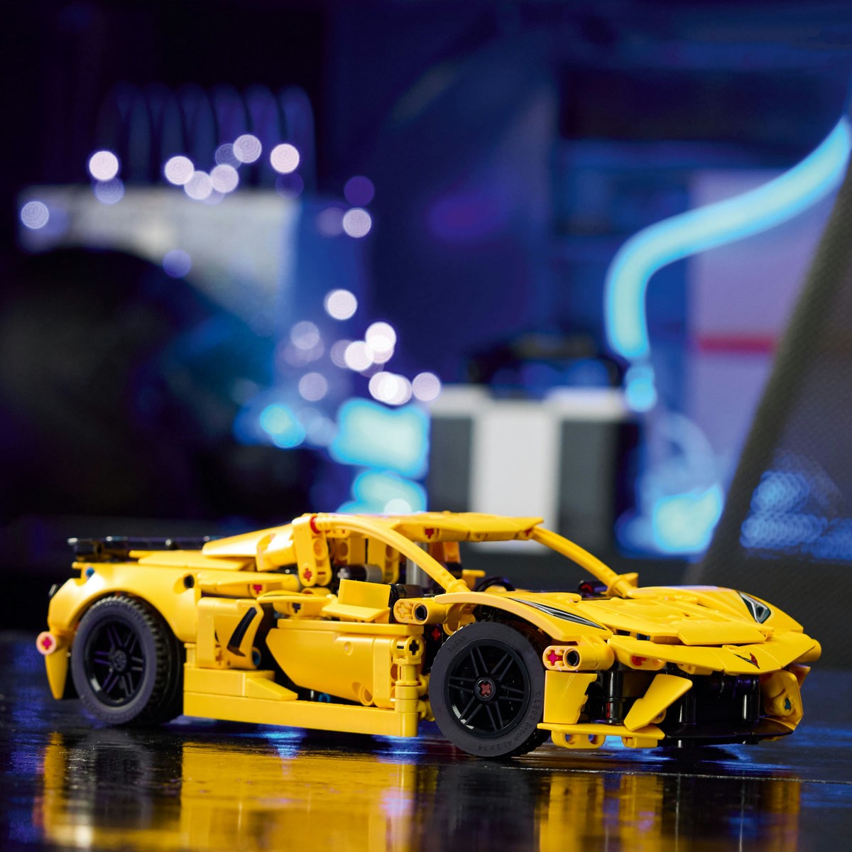 LEGO TECHNIC CHEVROLET CORVETTE STINGRAY 42205