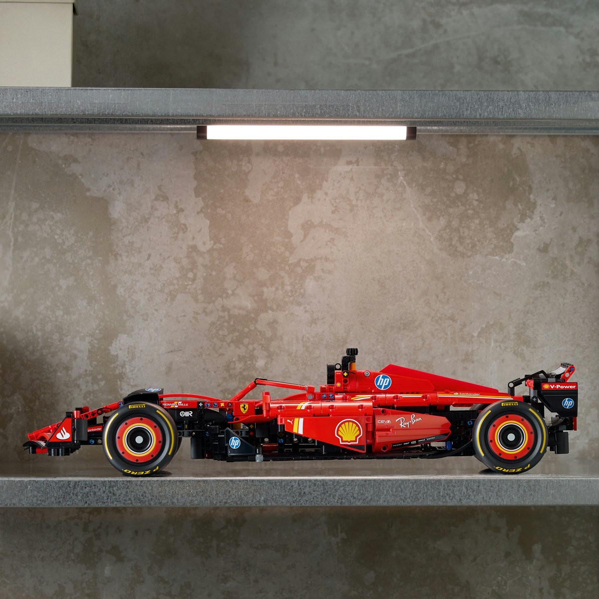 LEGO TECHNIC MASINA F1 FERRARI SF-24 42207