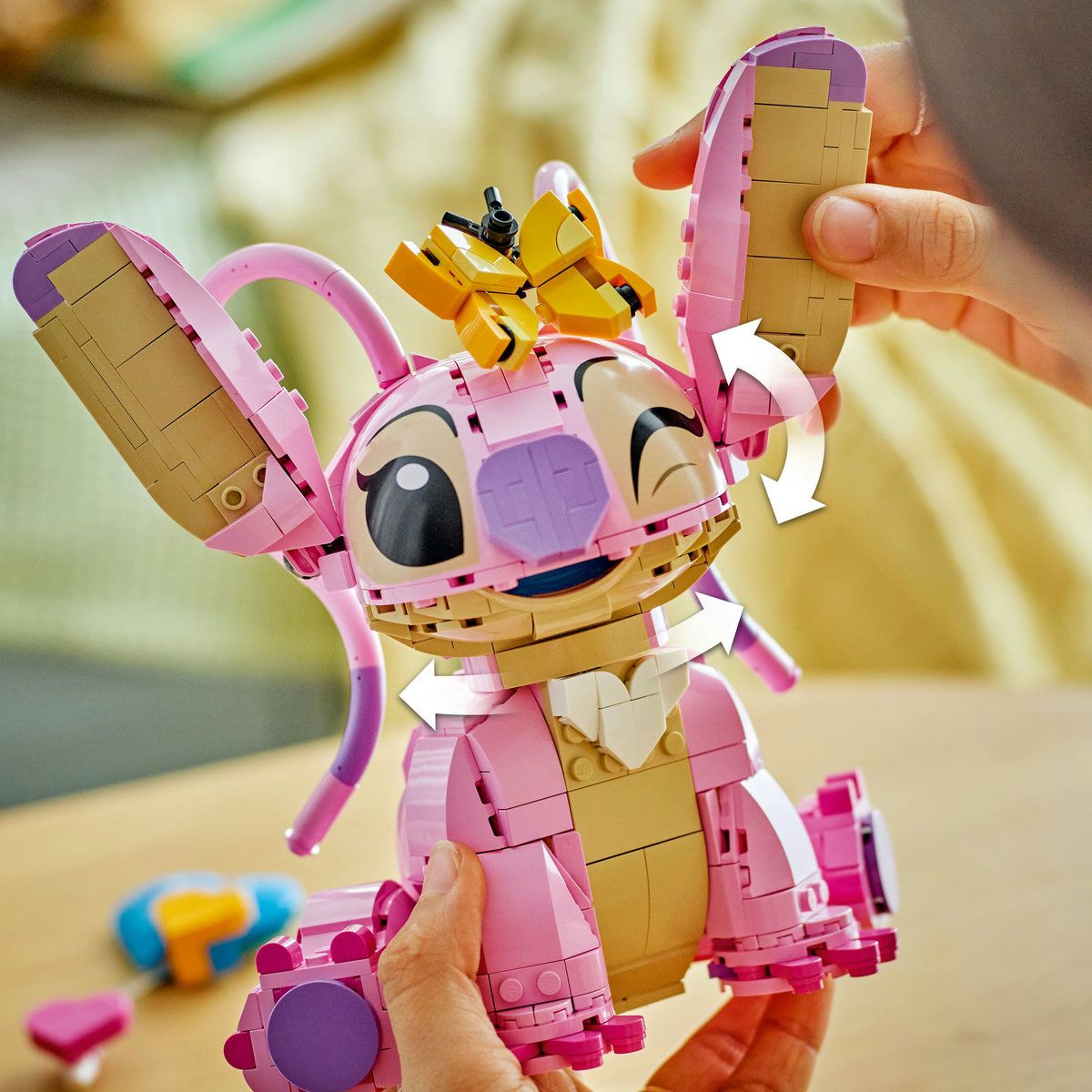 LEGO Disney Angel 43257, set de constructie cu 784 piese