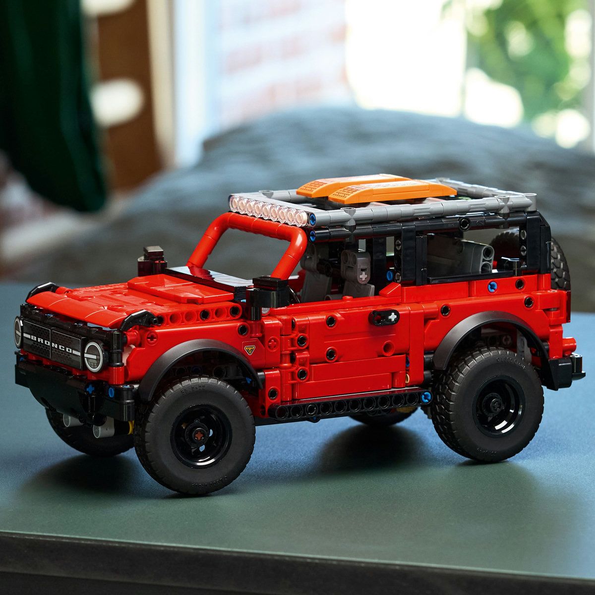 LEGO TECHNIC FORD BRONCO SUV 42213