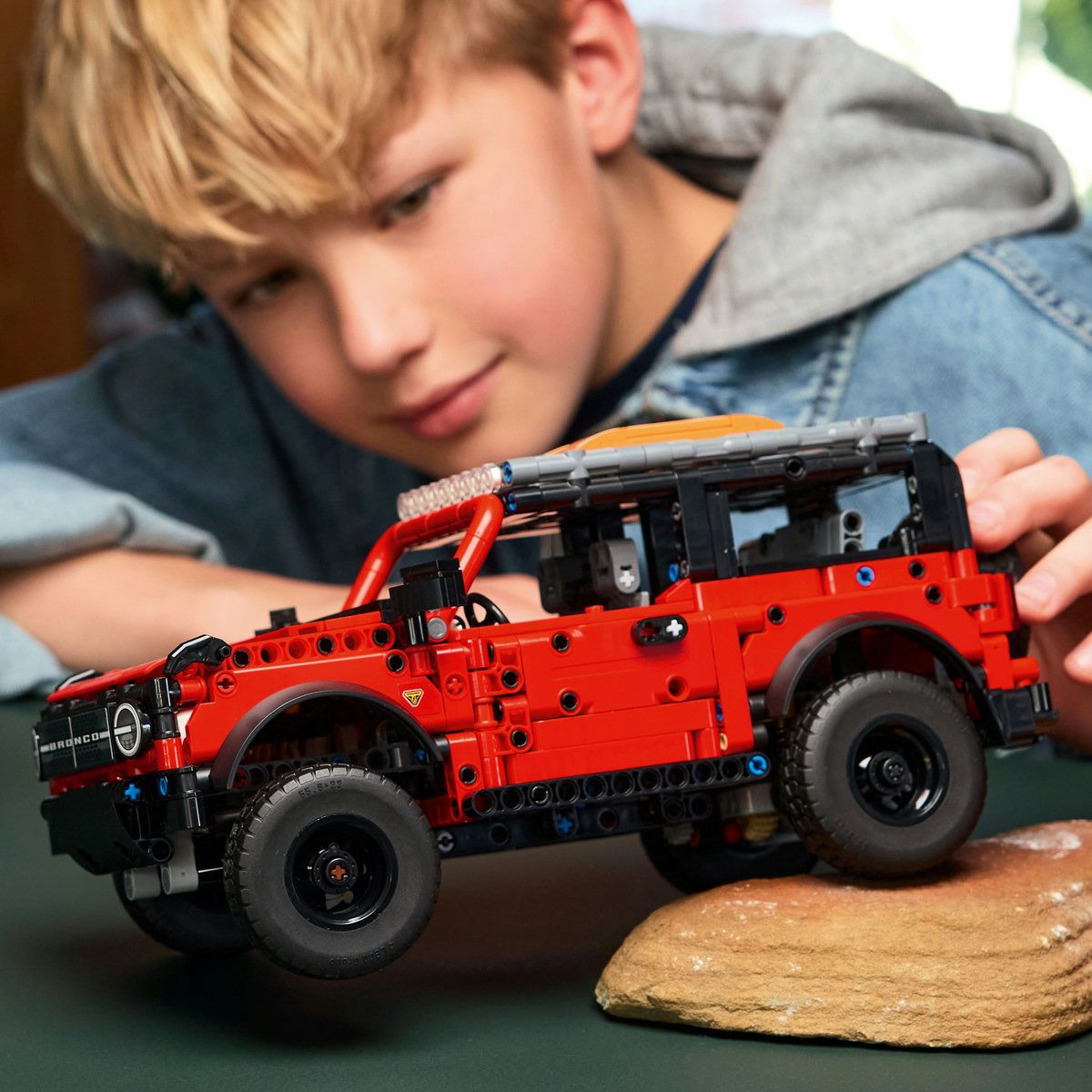 LEGO TECHNIC FORD BRONCO SUV 42213