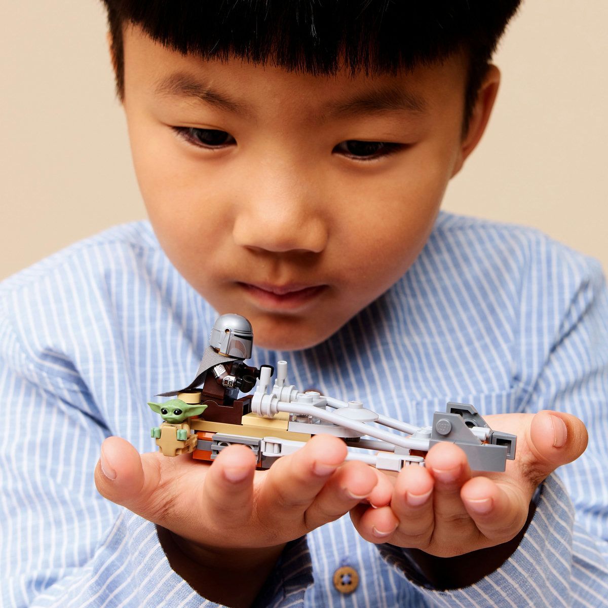 LEGO Star Wars Motocicleta rapidă a lui Mandalorian și Grogu 75436