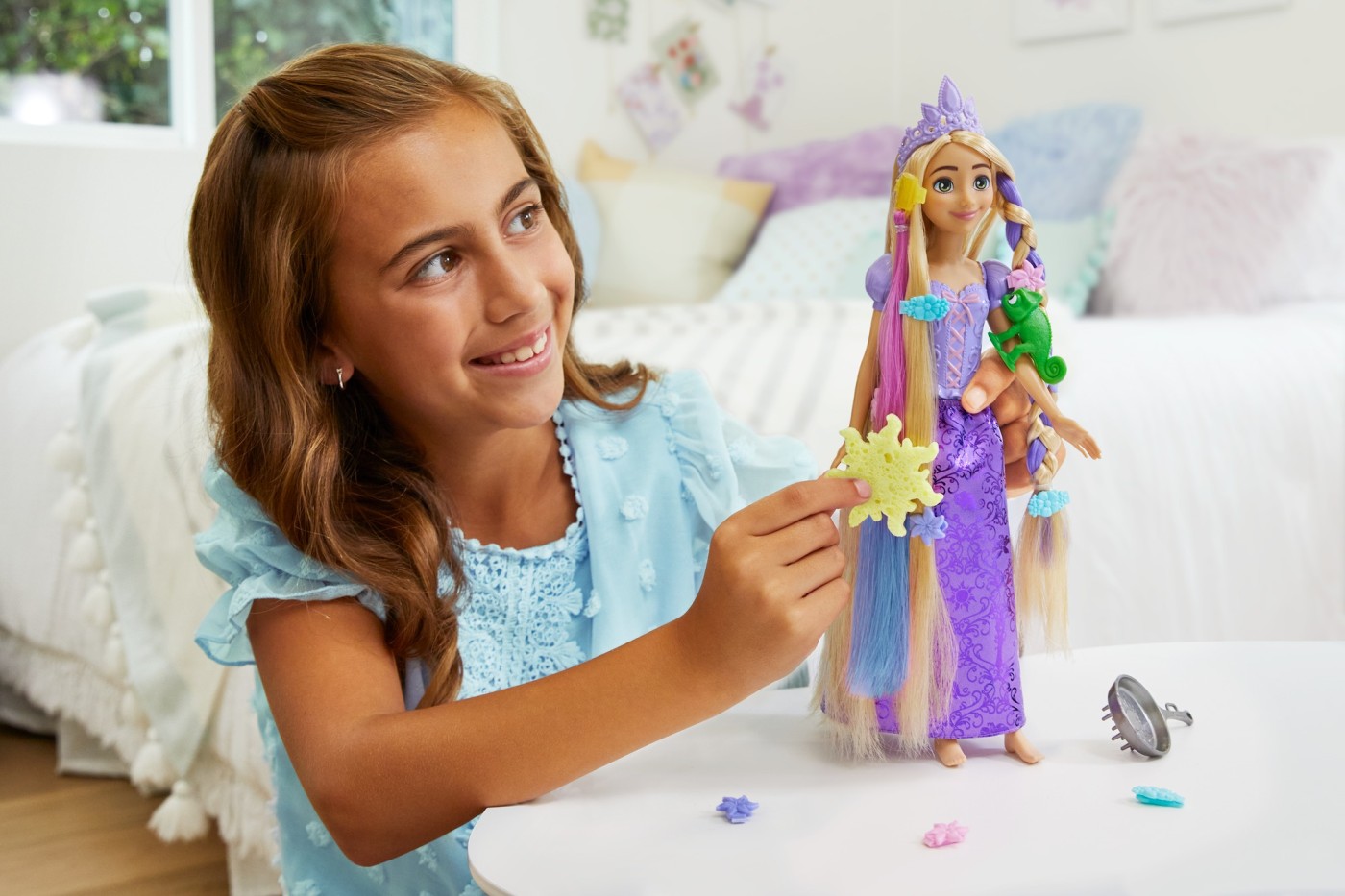 Papusa Rapunzel Disney Princess cu par lung si accesorii de coafat