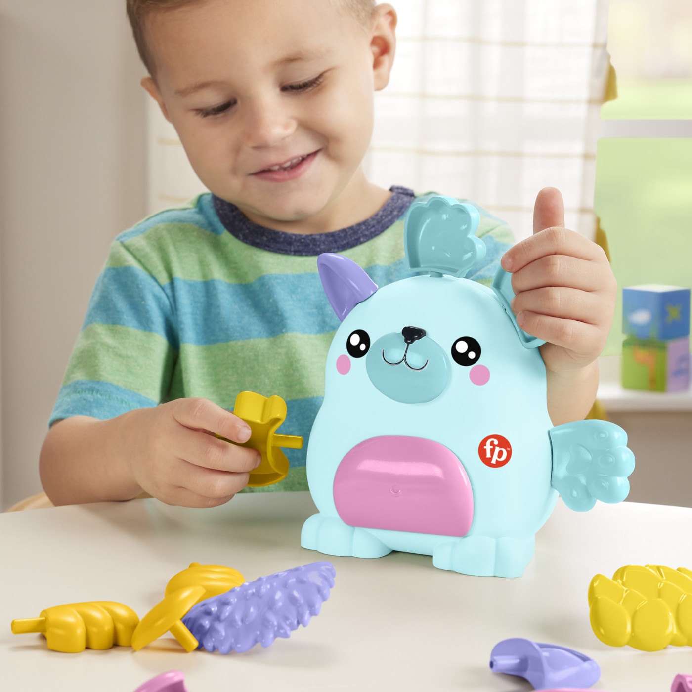 Jucarie Fisher-Price Animalute Mix & Match cu 17 piese