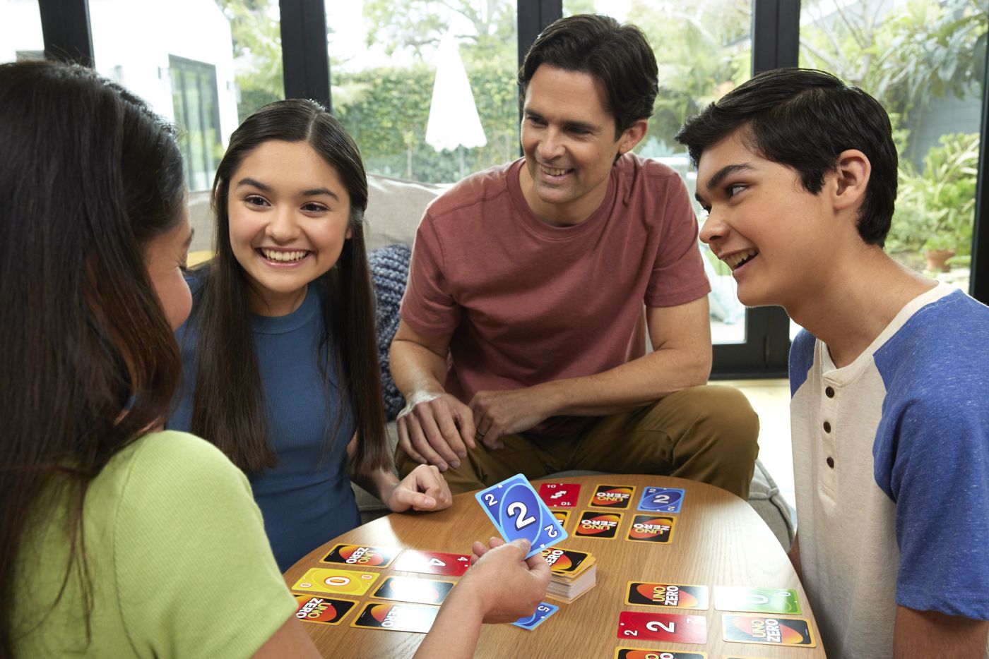 Joc de cărți UNO Zero Mattel, strategie distractivă pentru familie, 7+ ani