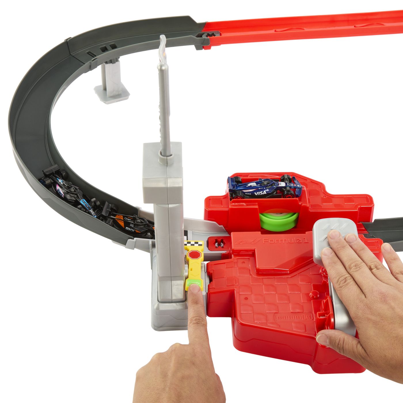 Circuit de curse Hot Wheels Formula 1 cu 3 masinute incluse