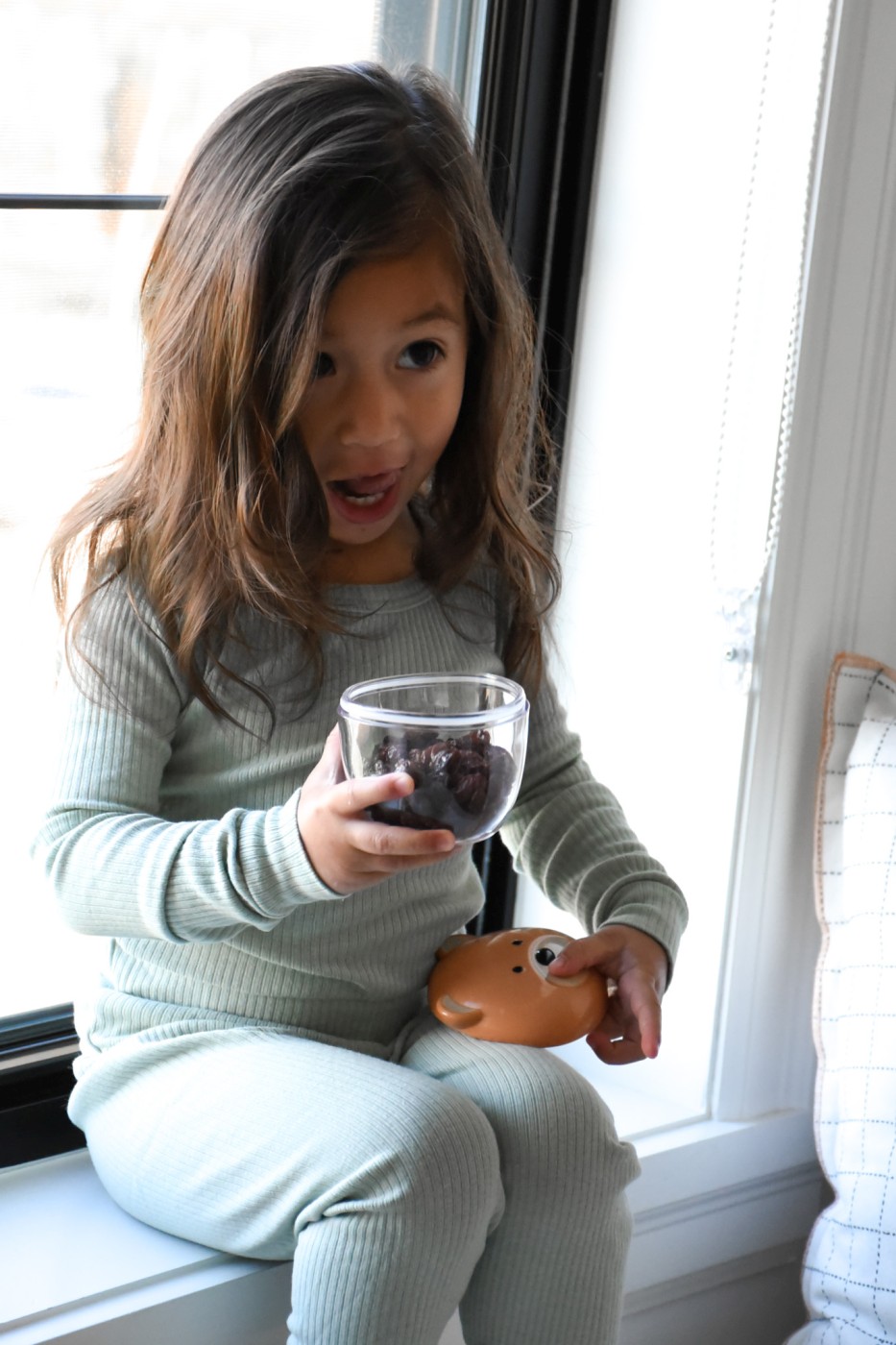 Recipient pentru gustari bebe cu capac ermetic Melii, model urs, 232 ml