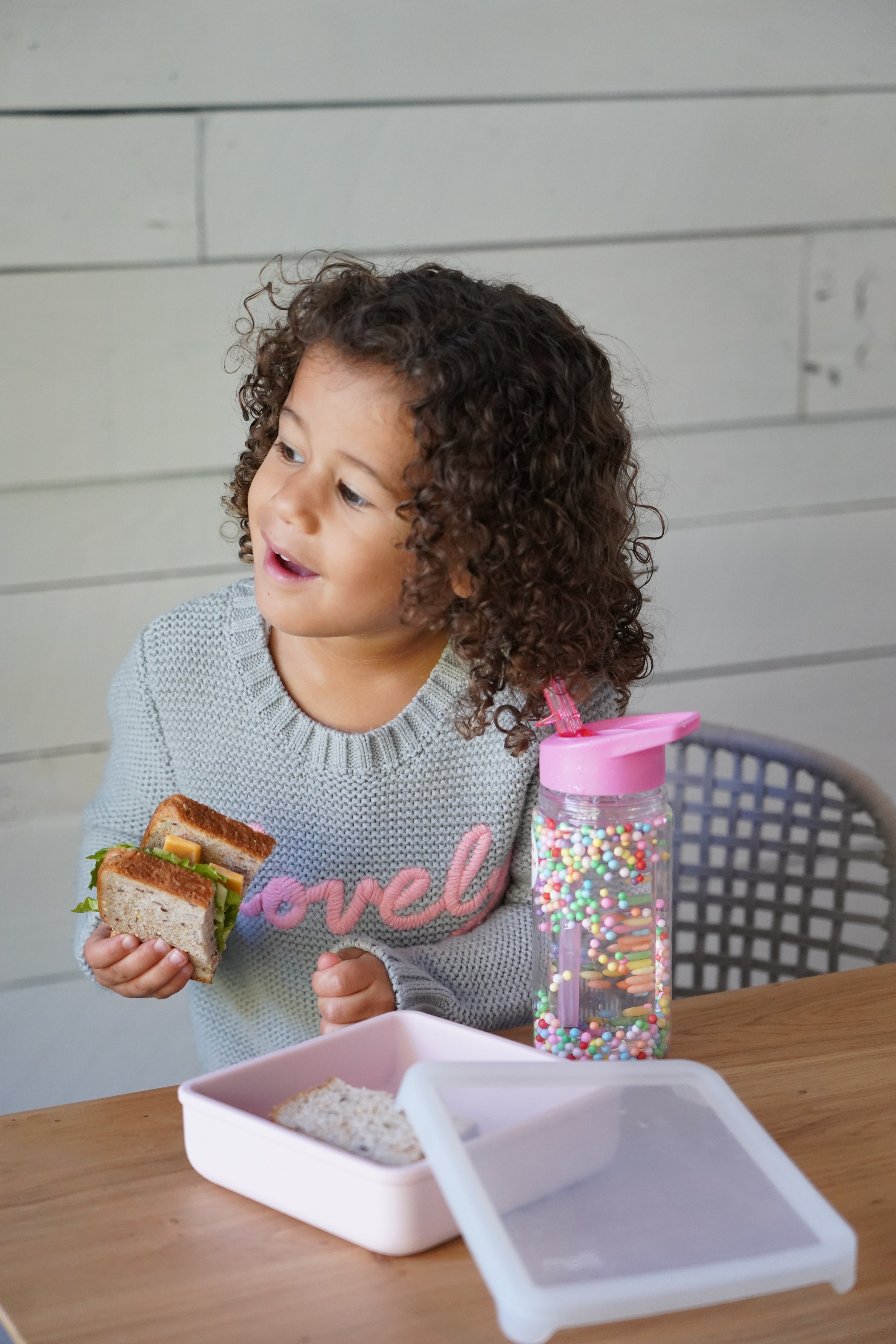 STICLA DE APA 300 ML CU PERETI DUBLI, MELII, CU BILE DIN SPUMA CULORI FETE