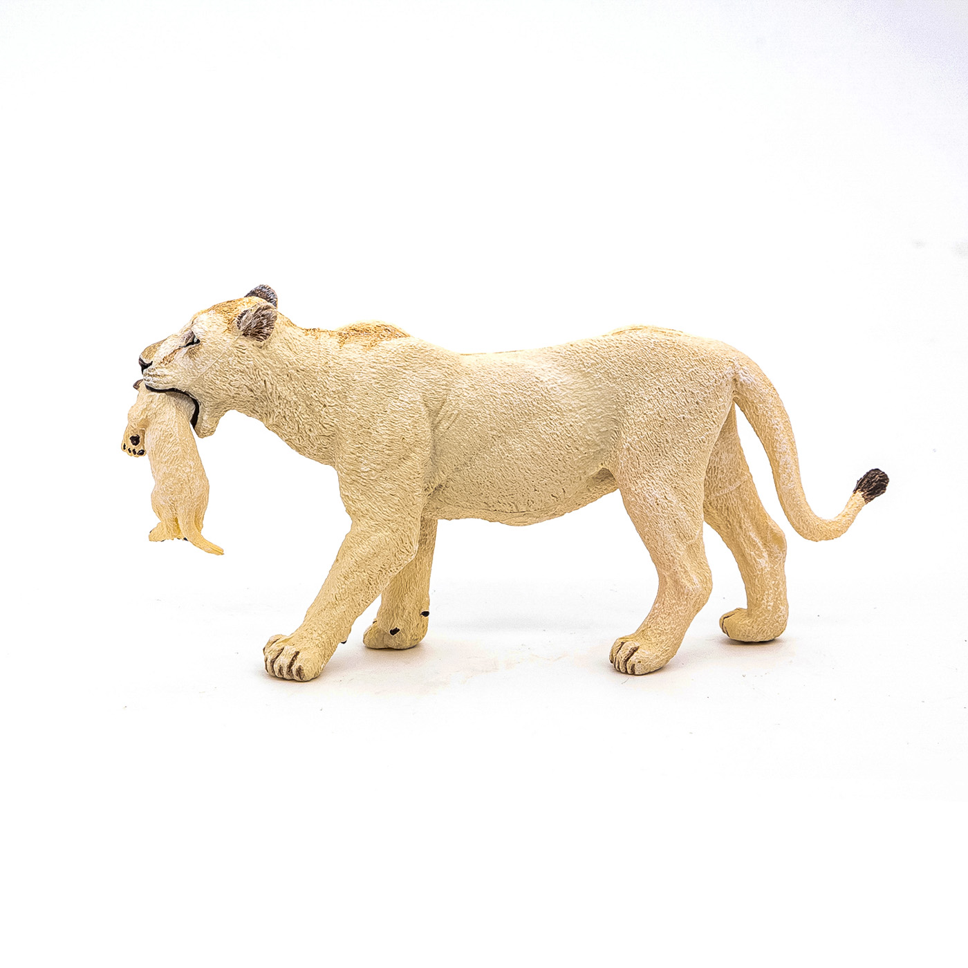 Figurina Papo leoaica alba cu pui, pictata manual, jucarie educativa