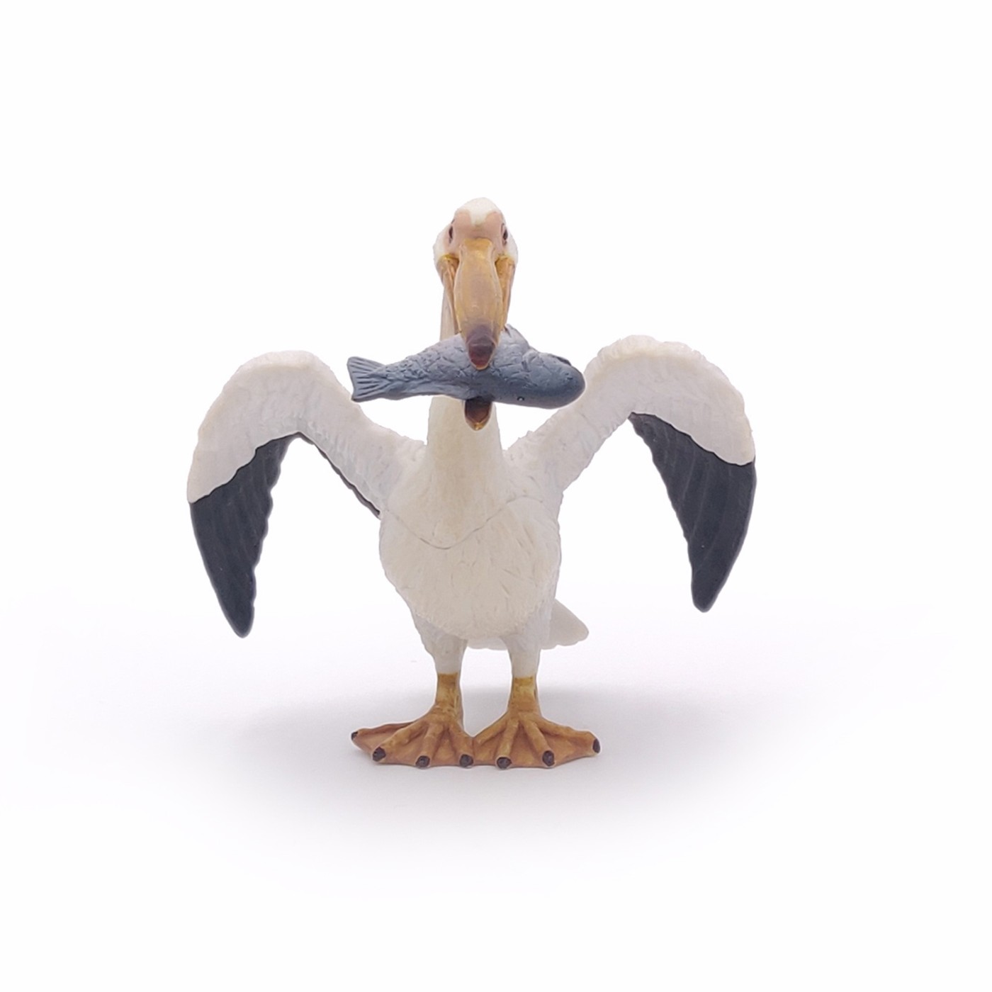 Figurina Papo Pelican cu peste, pictata manual, pentru copii 3+