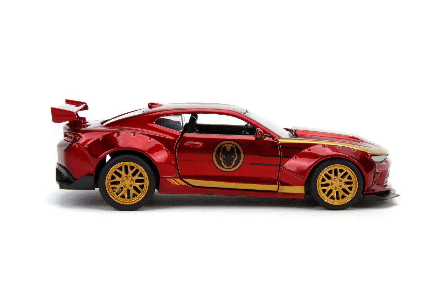 Mășinuță metalică Iron Man 2016 Chevy Camaro SS, scara 1:32