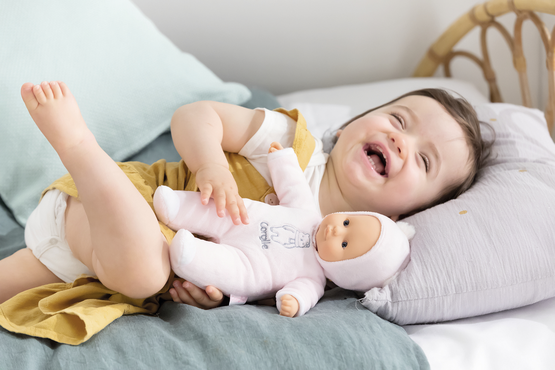 Papusa bebelus Corolle Sweet Heart Roz, 30 cm, parfum vanilie