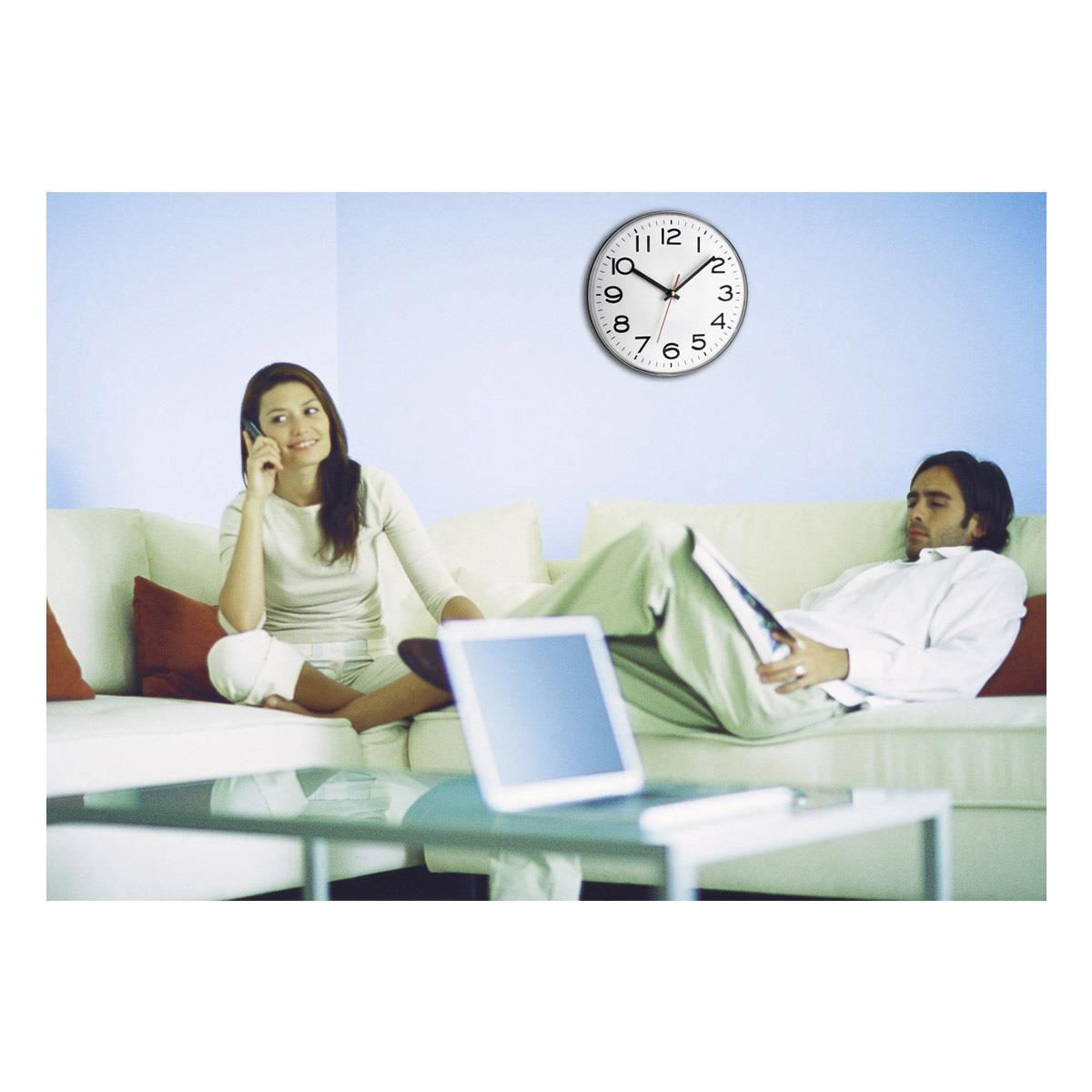 Ceas de perete analog TFA, alb cu argintiu, cifre mari, 28 cm