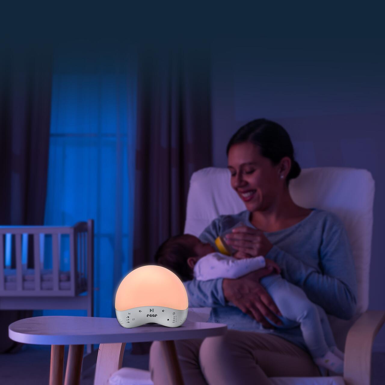 Lampa de veghe inteligenta Wi-Fi cu 25 sunete si lumina RGB Reer