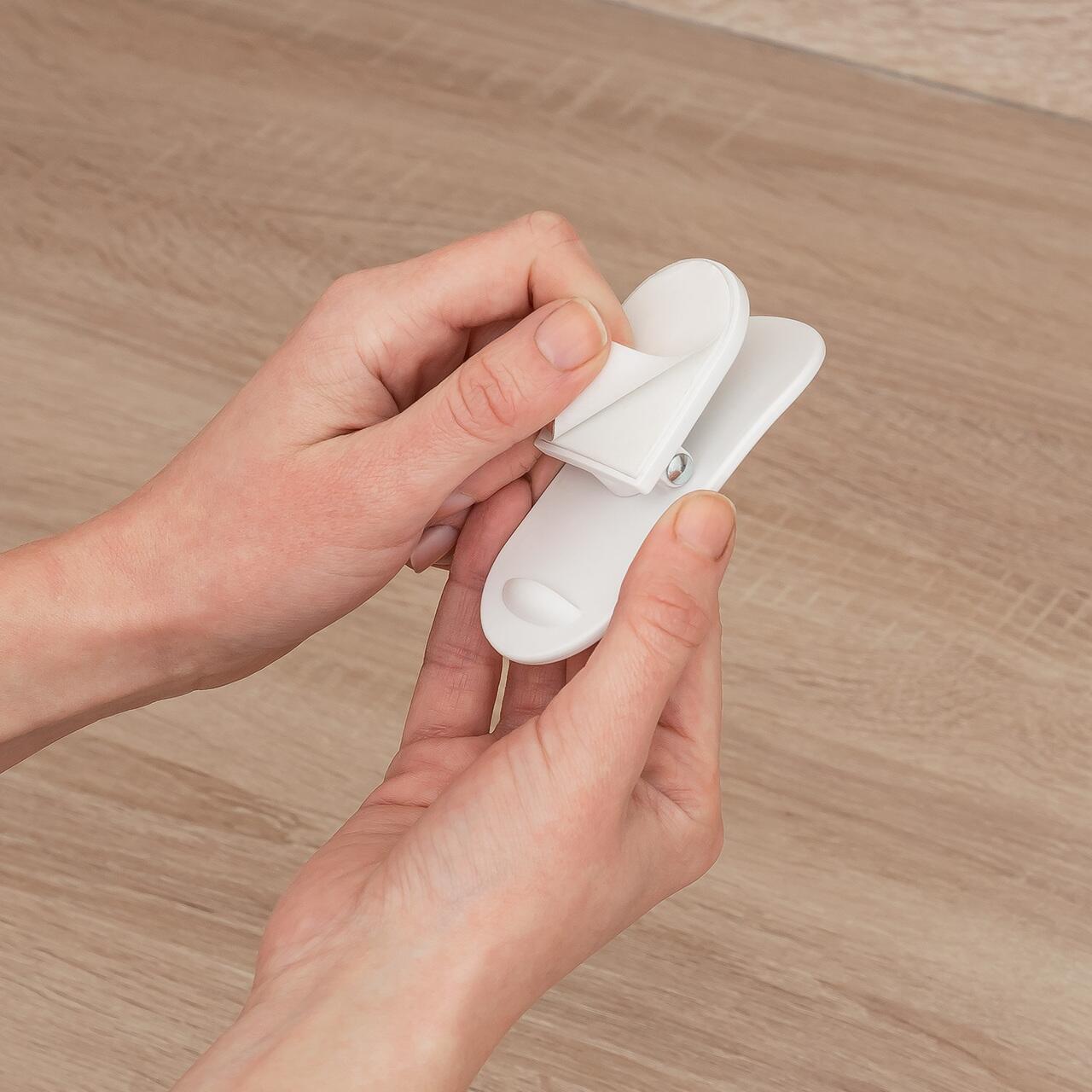 Siguranta blocare frigider si dulapuri pentru copii Reer 78030