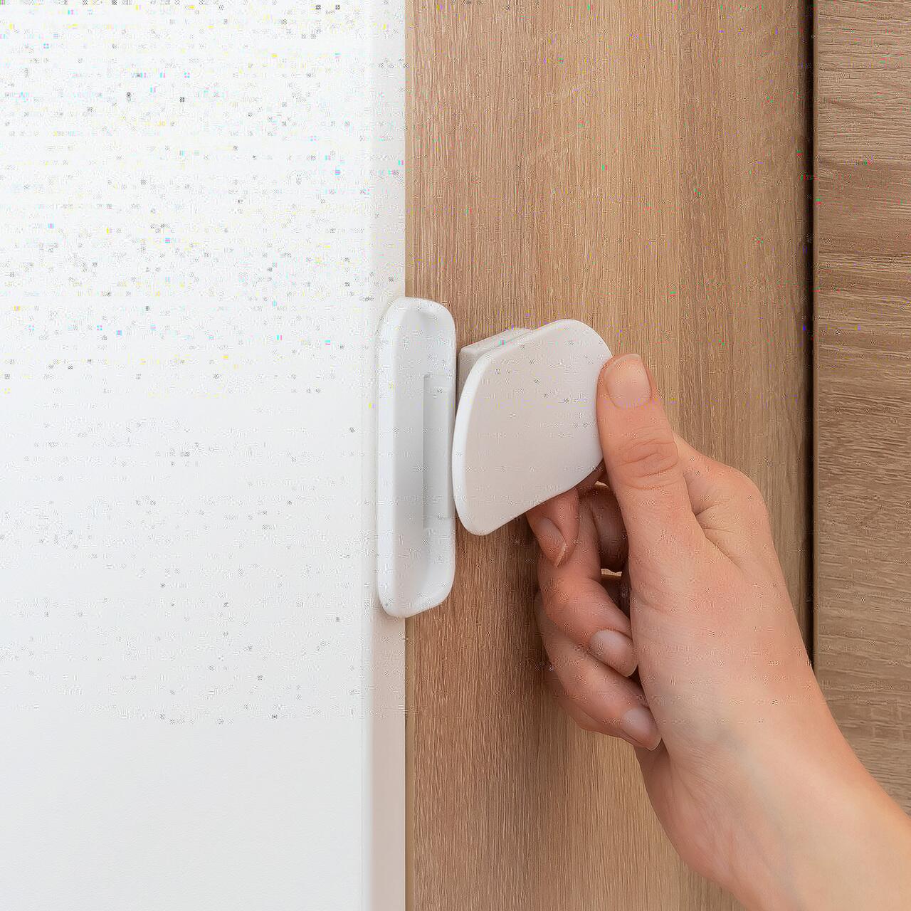 Siguranta blocare frigider si dulapuri pentru copii Reer 78030