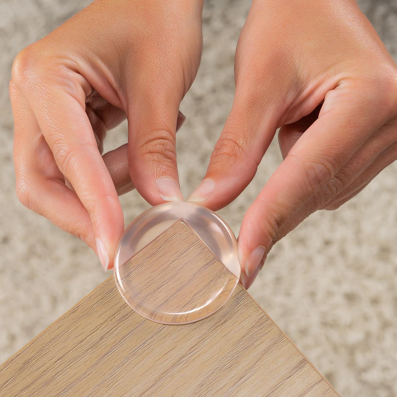 Set 4 protectii universale pentru colturi, din plastic transparent, cu banda adeziva, rezistente la muscaturi, fara PVC, Reer 82049