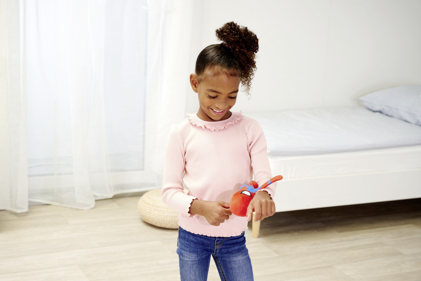 MARVEL BRATARA DE PLUS SPIDEY 17CM