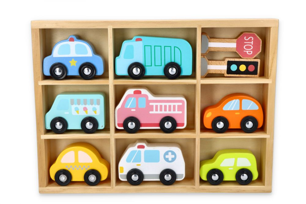 Set de 8 masinute din lemn pentru copii si semne de circulatie Lelin L10328