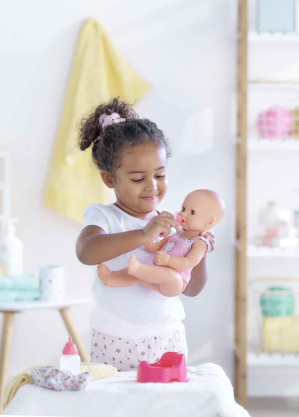 COROLLE MGP BEBELUSUL EMMA CU ACCESORII 36CM