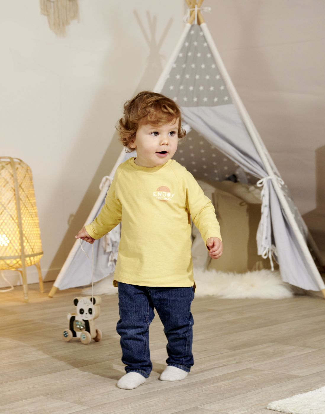 Jucarie de tras panda din lemn Eichhorn, 15 cm, cu clopotei