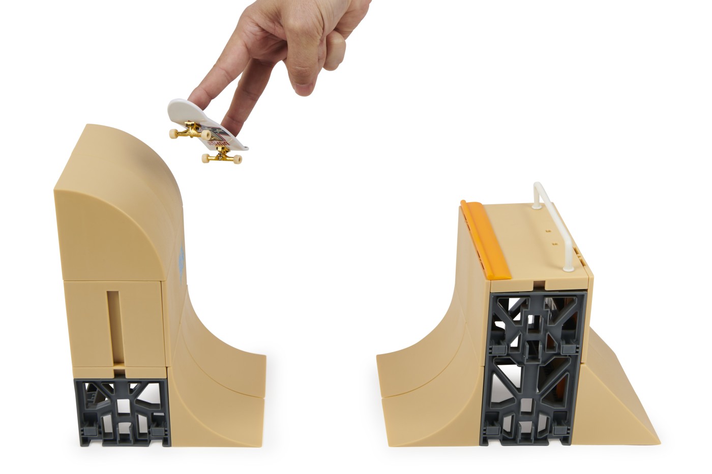 Rampa Tech Deck Mega Half Pipe Danny Way cu fingerboard inclus