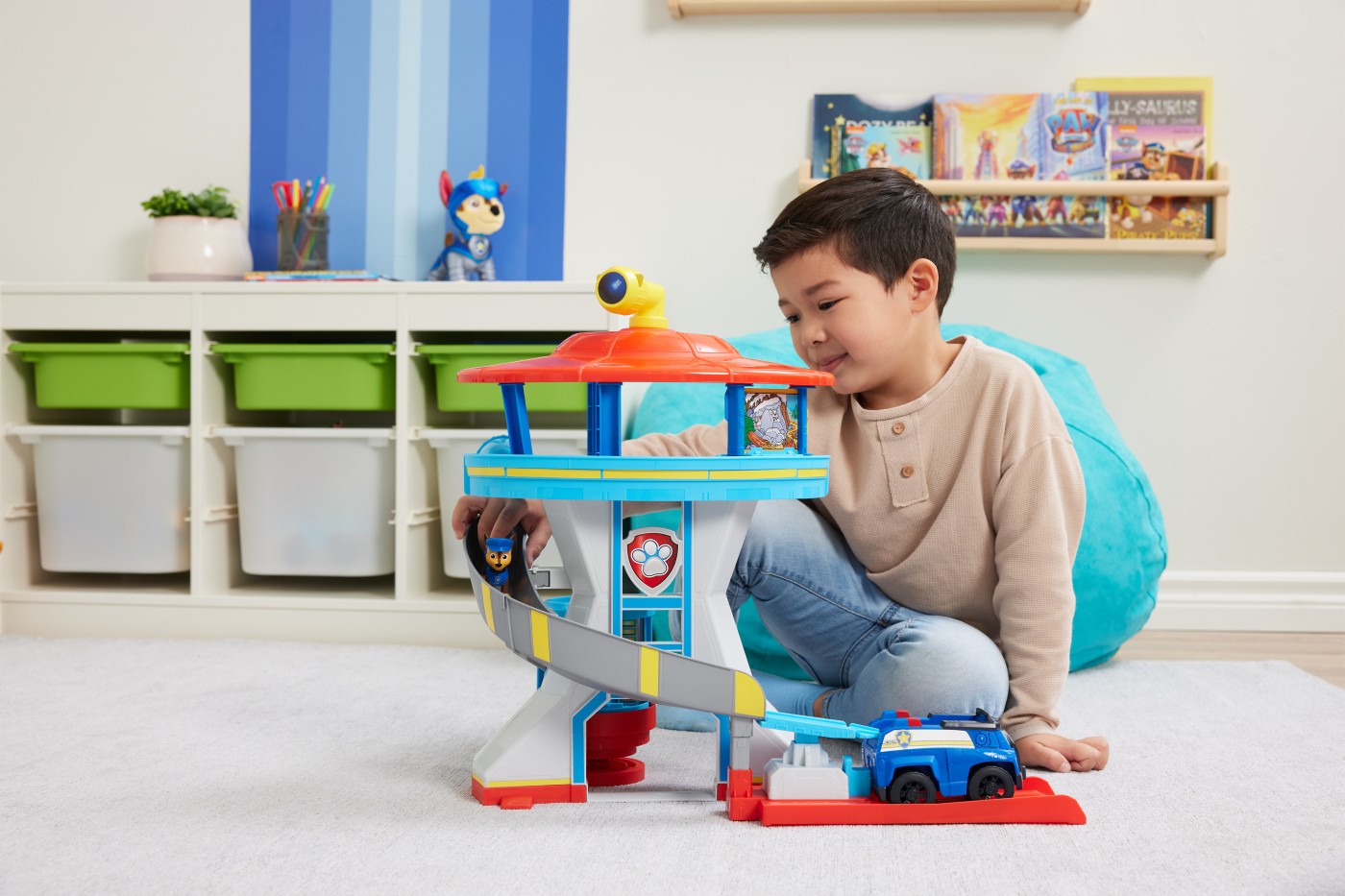 PATRULA CATELUSILOR TURNUL DE CONTROL