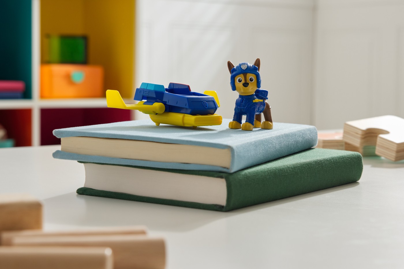 PATRULA CATELUSILOR ACTION PUPS SET VEHICUL DE SALVARE HOVERBOARD SI FIGURINA CHASE 5 CM