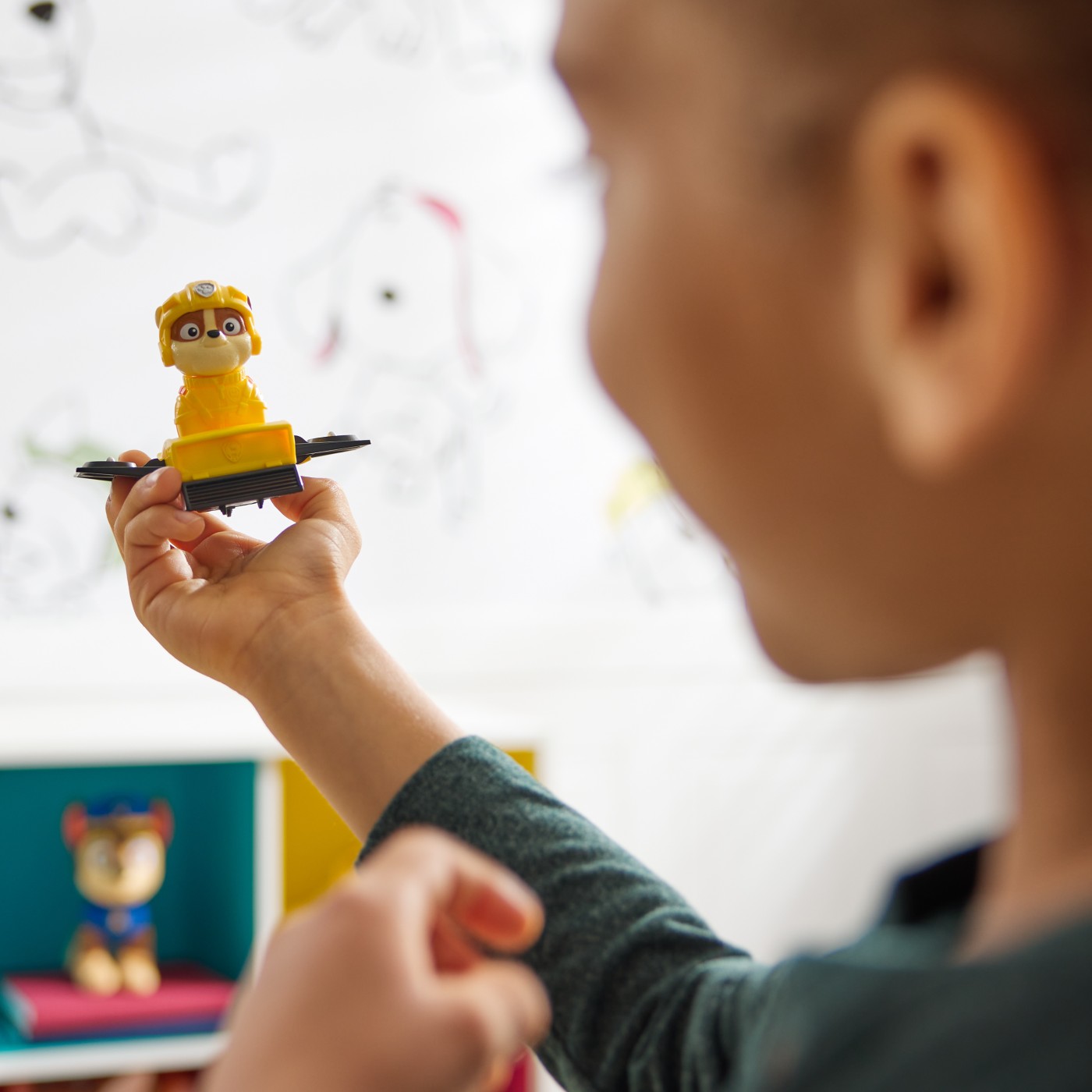 PATRULA CATELUSILOR ACTION PUPS SET VEHICUL DE SALVARE HOVERBOARD SI FIGURINA RUBBLE 5 CM