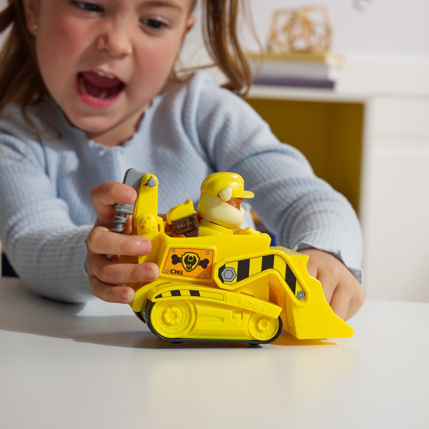 PATRULA CATELUSILOR SET VEHICUL DE BAZA BULDOZER SI FIGURINA RUBBLE