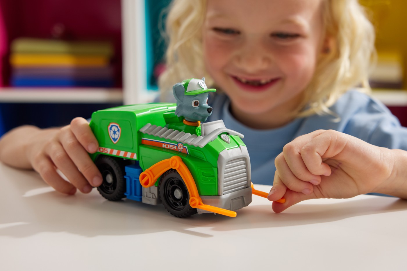 PATRULA CATELUSILOR SET VEHICUL DE BAZA CAMIONUL DE RECICLARE SI FIGURINA ROCKY