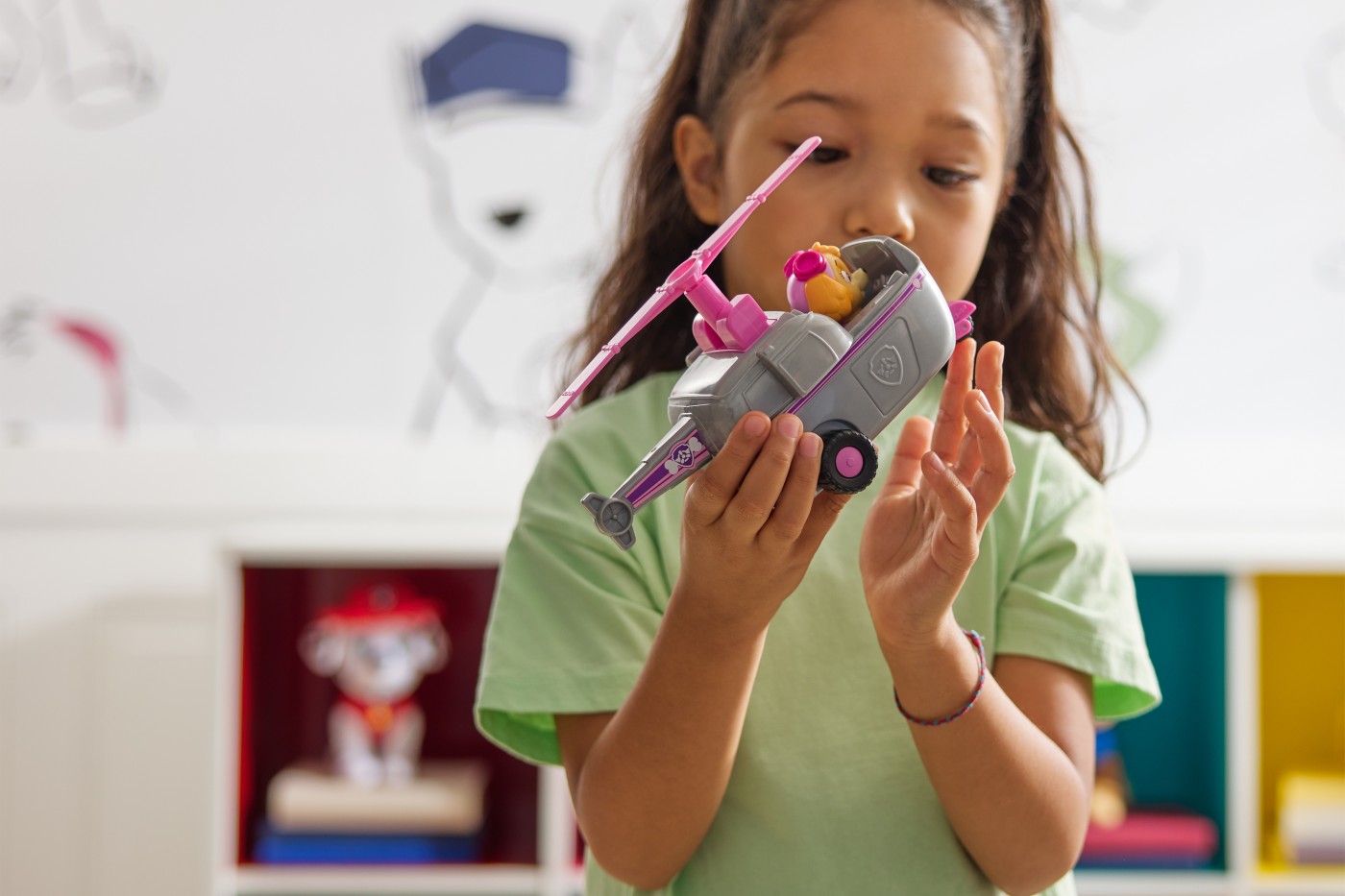 PATRULA CATELUSILOR SET VEHICUL DE BAZA ELICOPTER SI FIGURINA SKYE