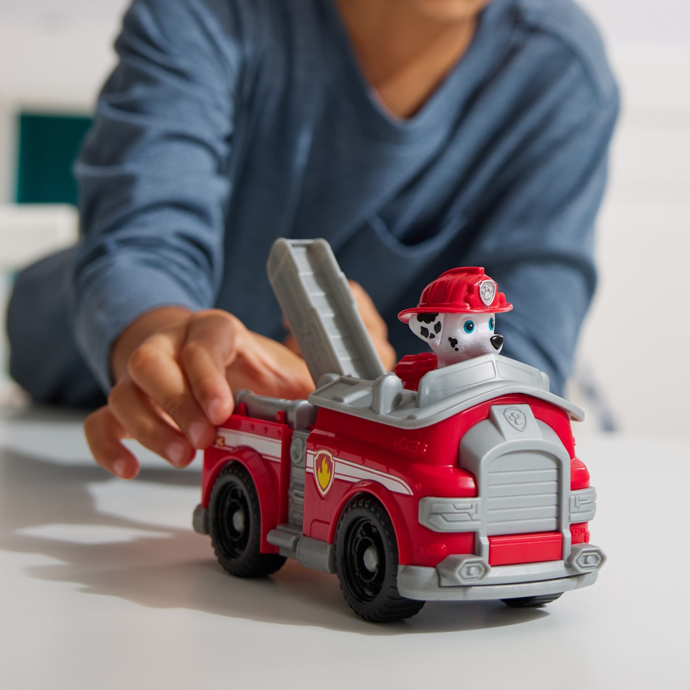 PATRULA CATELUSILOR SET VEHICUL DE BAZA MASINA DE POMPIERI SI FIGURINA MARSHALL