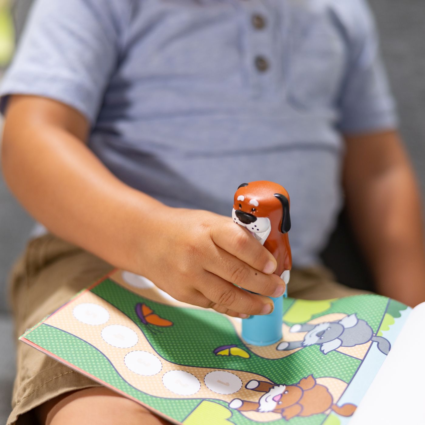 MELISSA AND DOUG SET DE JOACA AUTOCOLANTE SI STAMPILA CU CATELUS REINCARCABILA