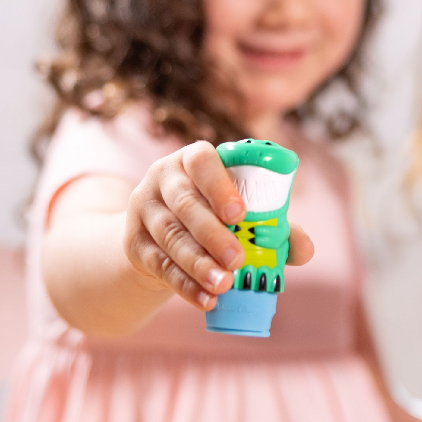 MELISSA AND DOUG STICKER WOW SET DE JOACA AUTOCOLANTE SI STAMPILA REINCARCABILA DINOZAUR