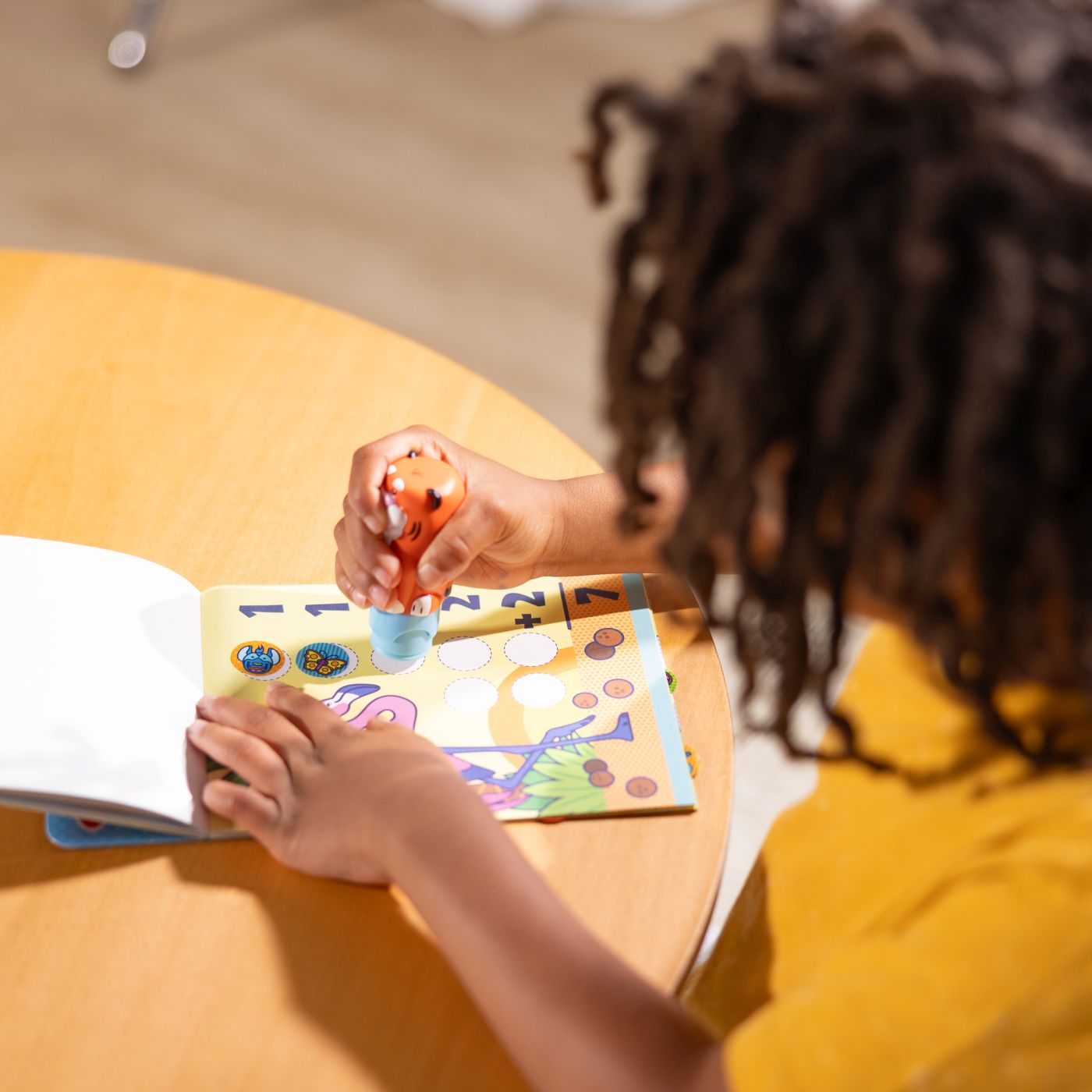 MELISSA AND DOUG STICKER WOW SET DE JOACA AUTOCOLANTE SI STAMPILA REINCARCABILA TIGRU