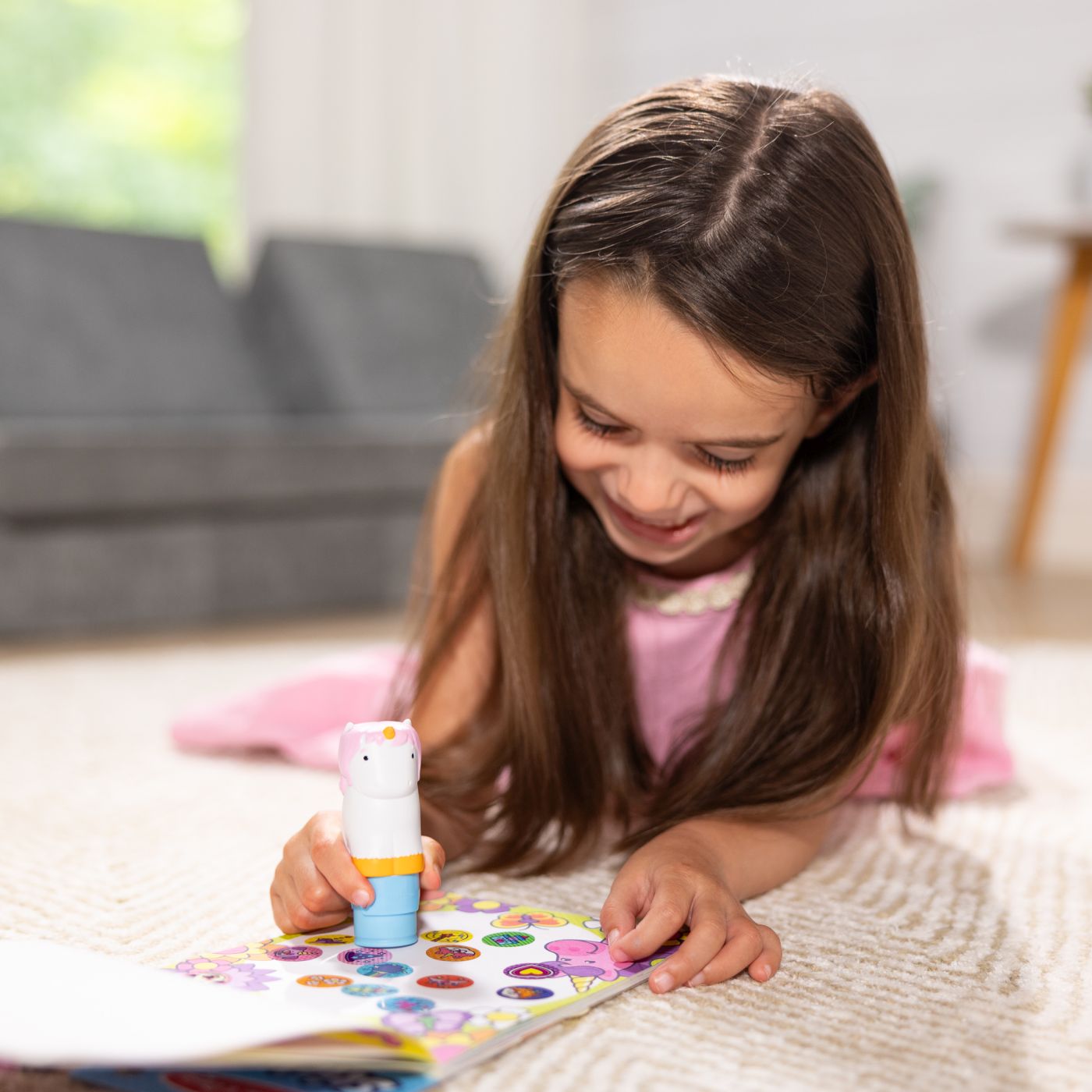 MELISSA AND DOUG STICKER WOW SET DE JOACA AUTOCOLANTE SI STAMPILA REINCARCABILA UNICORN