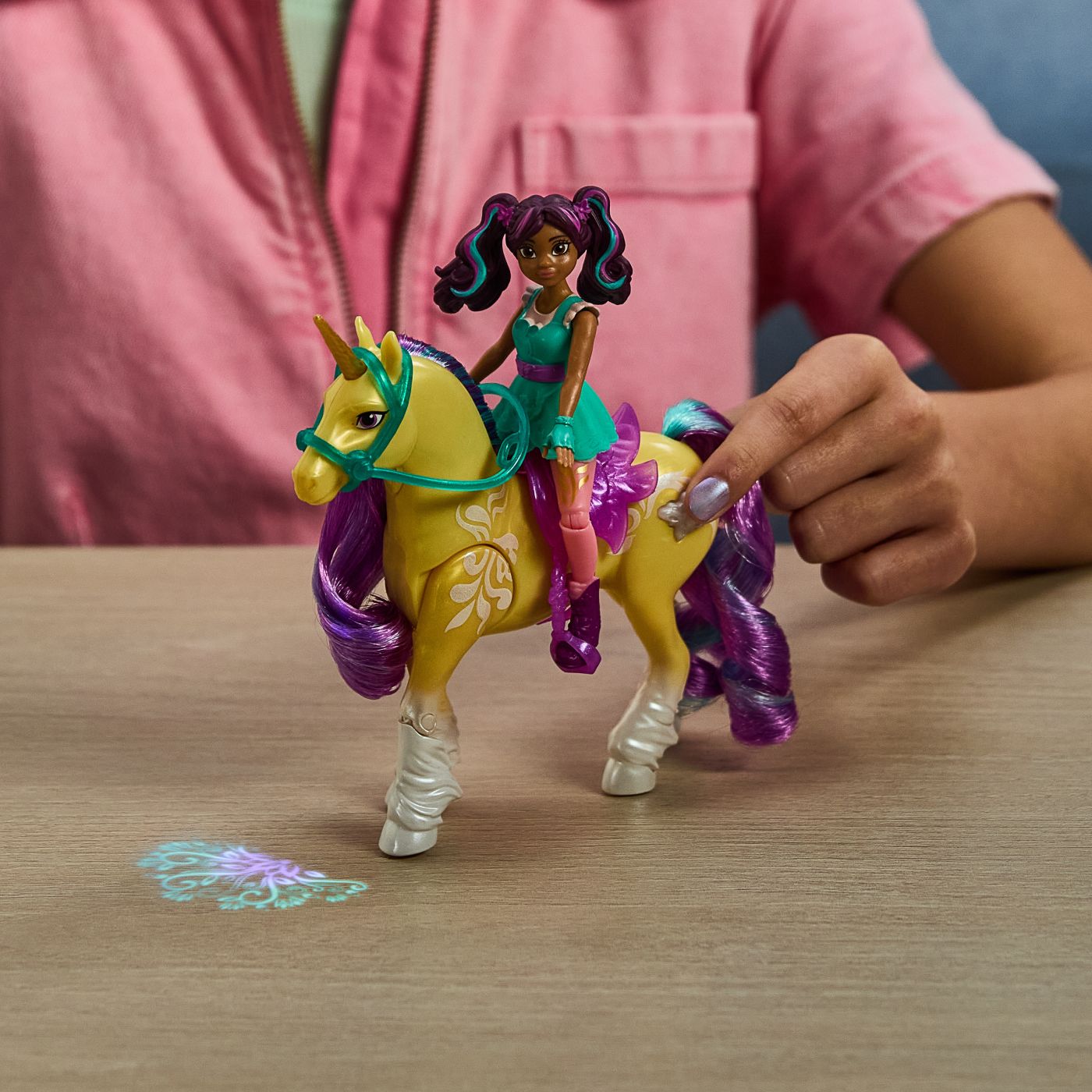 UNICORN ACADEMY SET PAPUSA AVA SI UNICORNUL LEAF PLANTA MAGICA