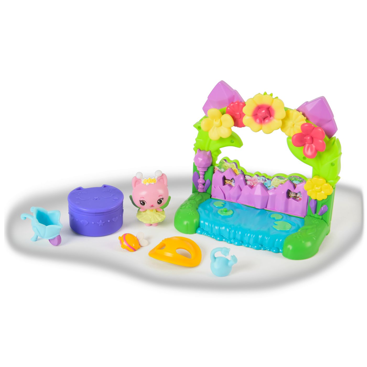 GABBYS DOLLHOUSE FILMUL SET BALCONUL GRADINA FERMECATA SI FIGURINA KITTY CU ACCESORII