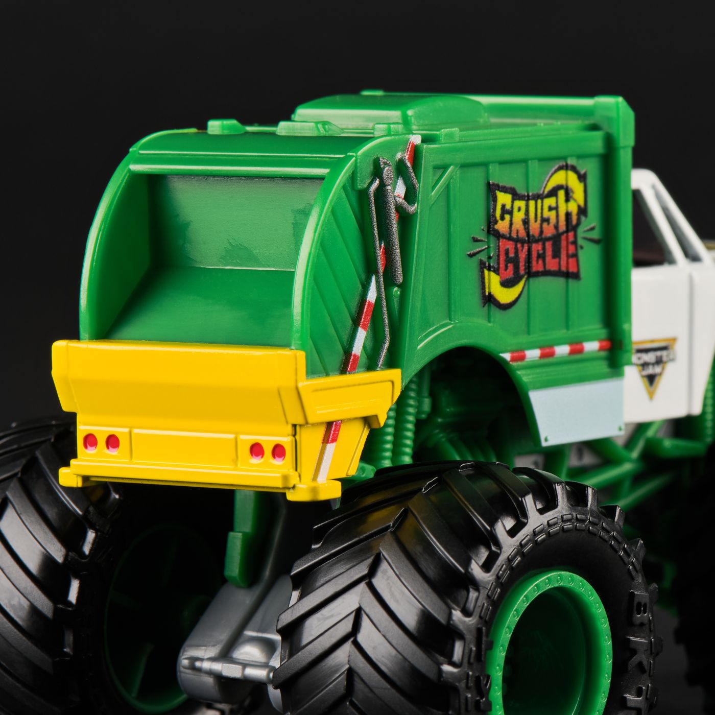 MONSTER JAM ON THE JOB MASINUTA METALICA CRUSH CYCLE SCARA 1 LA 64