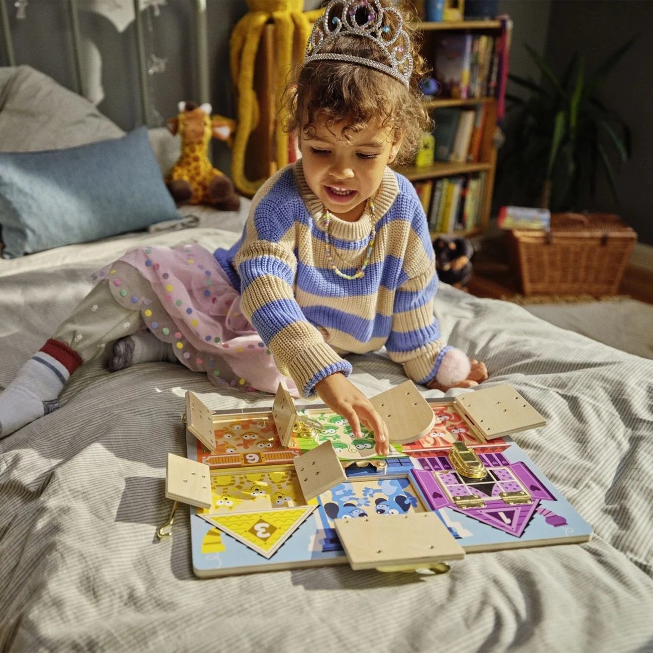 Placă cu zăvoare din lemn Melissa & Doug, jucărie educativă 3+ ani