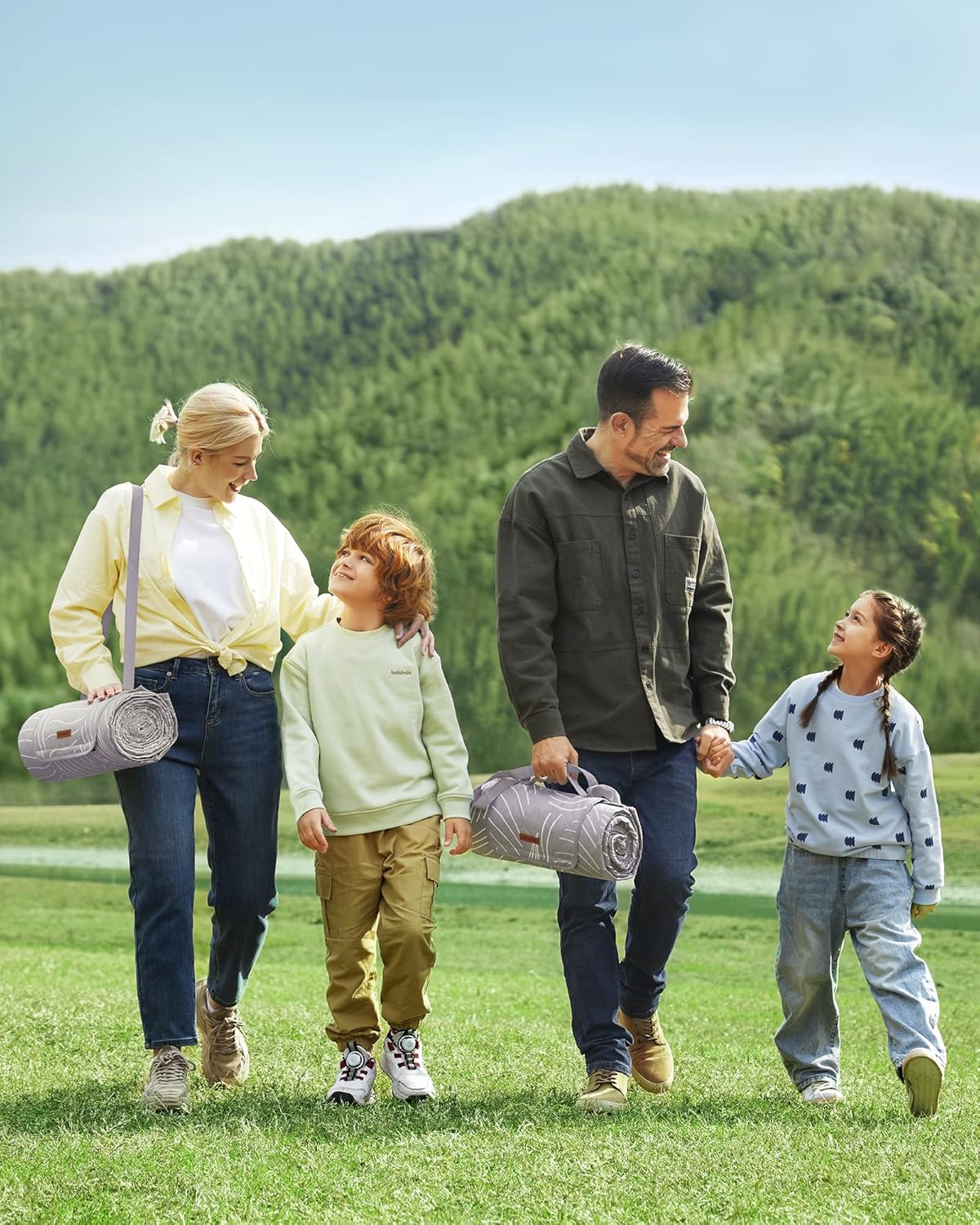 SONGMICS Patura picnic impermeabila 300x200 cm, cu ancore de fixare, pliabila, lavabila, multistrat, kaki cu model tropical Household NewTrend