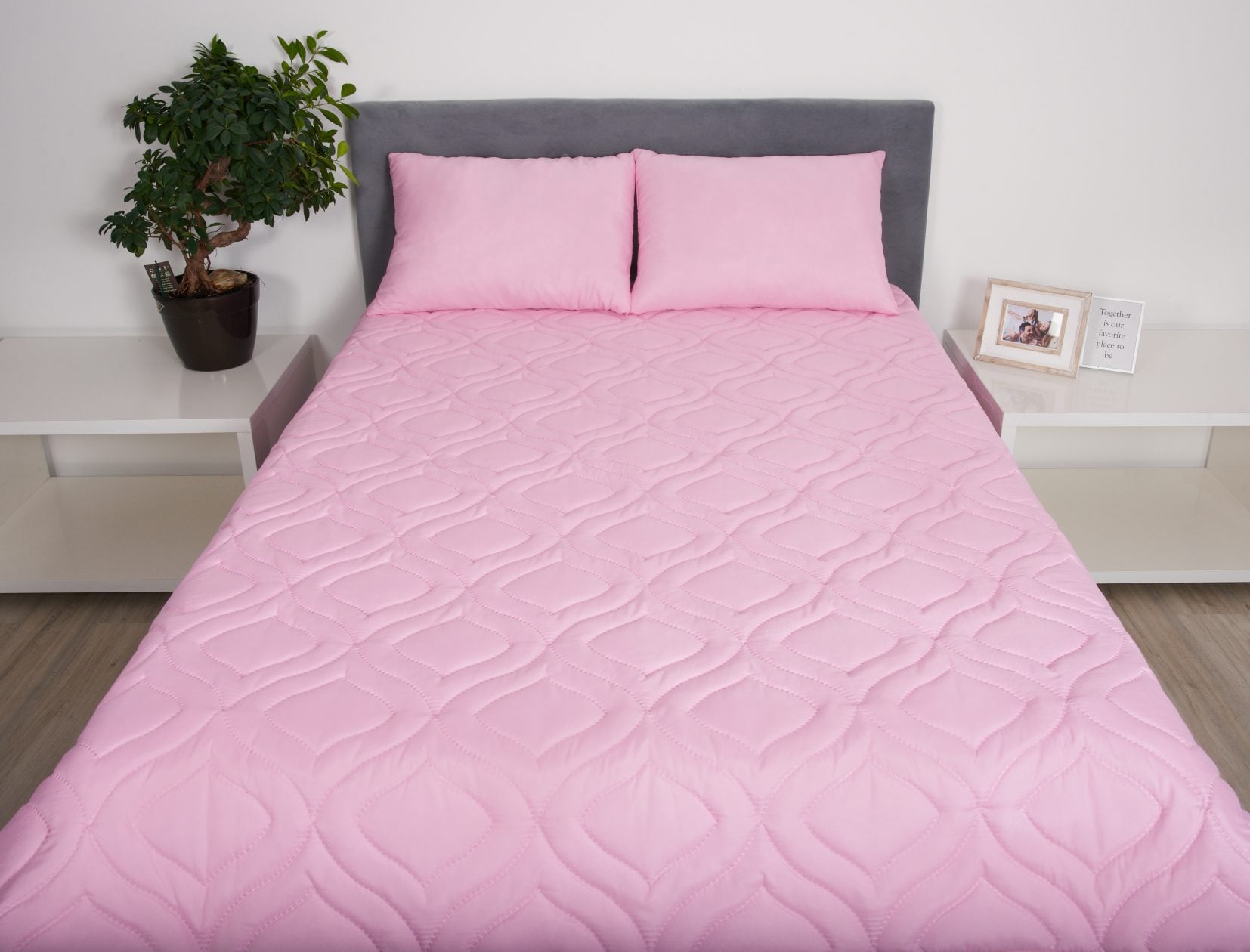 Perna Somnart Belina 60x60, roz, microfibra, lavabila la masina