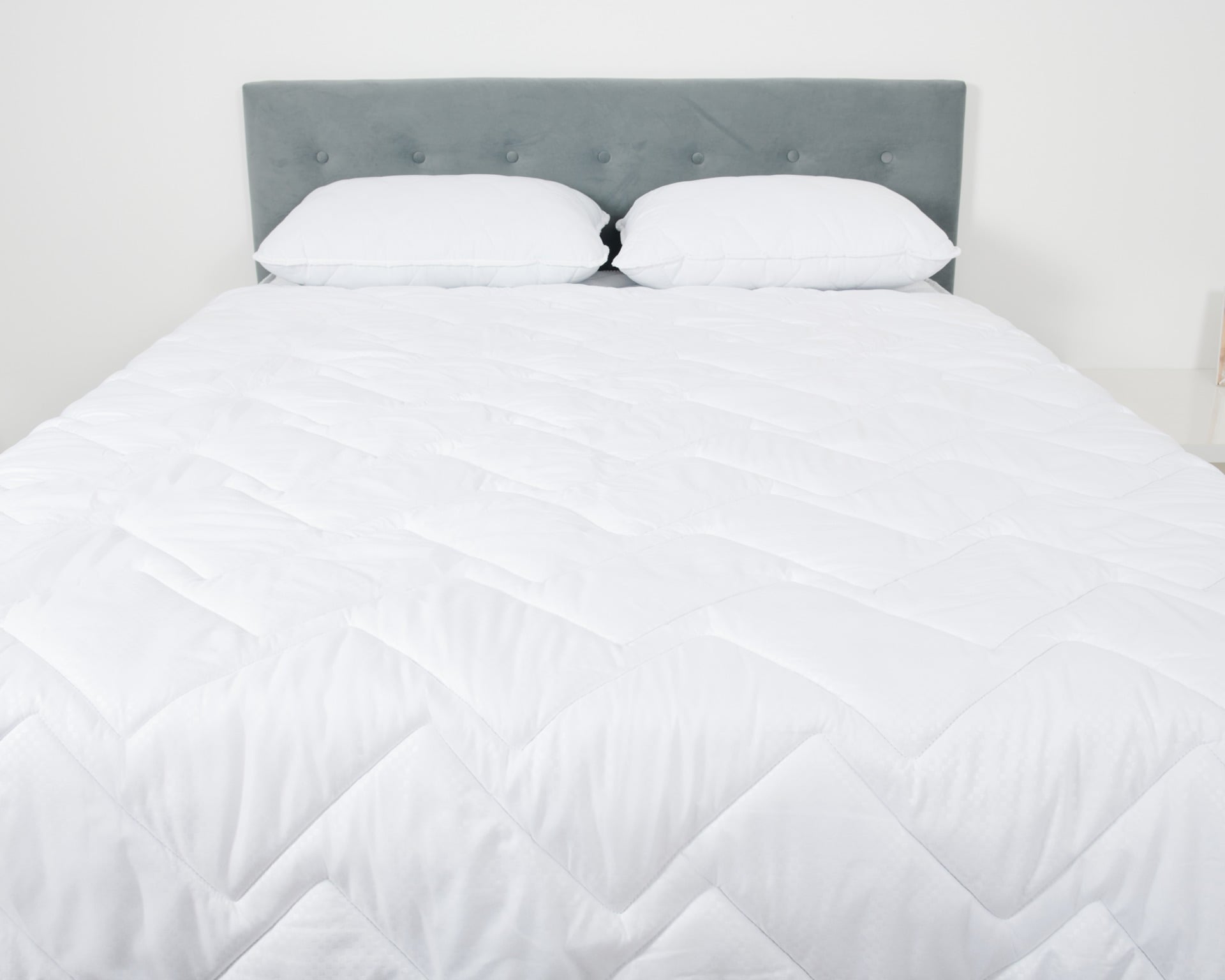 Pilota antiacarieni Somnomed 200x220, microfibra alba, vara, 120 gsm